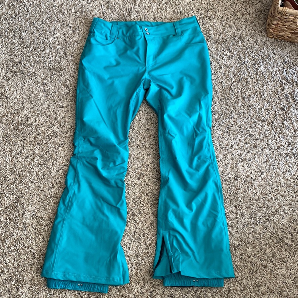 Snowboarding pants